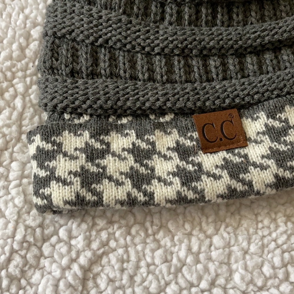 CC Beanie Grey with Patterned Cuff - Picture 2 of 6